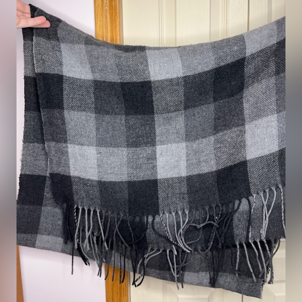 Zighilli grey and black monochrome scarf with fringe super soft